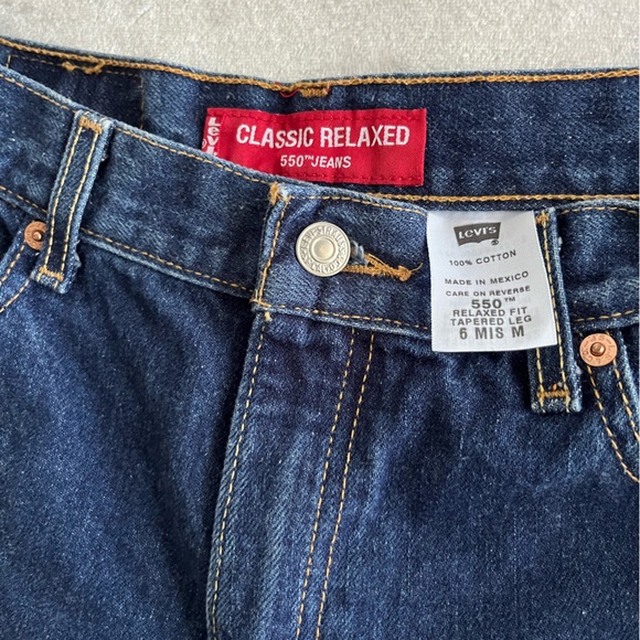 Vintage Levi's Classic Relaxed 550 Jean Cut Off Shorts- Size 6 - Picture 2 of 6